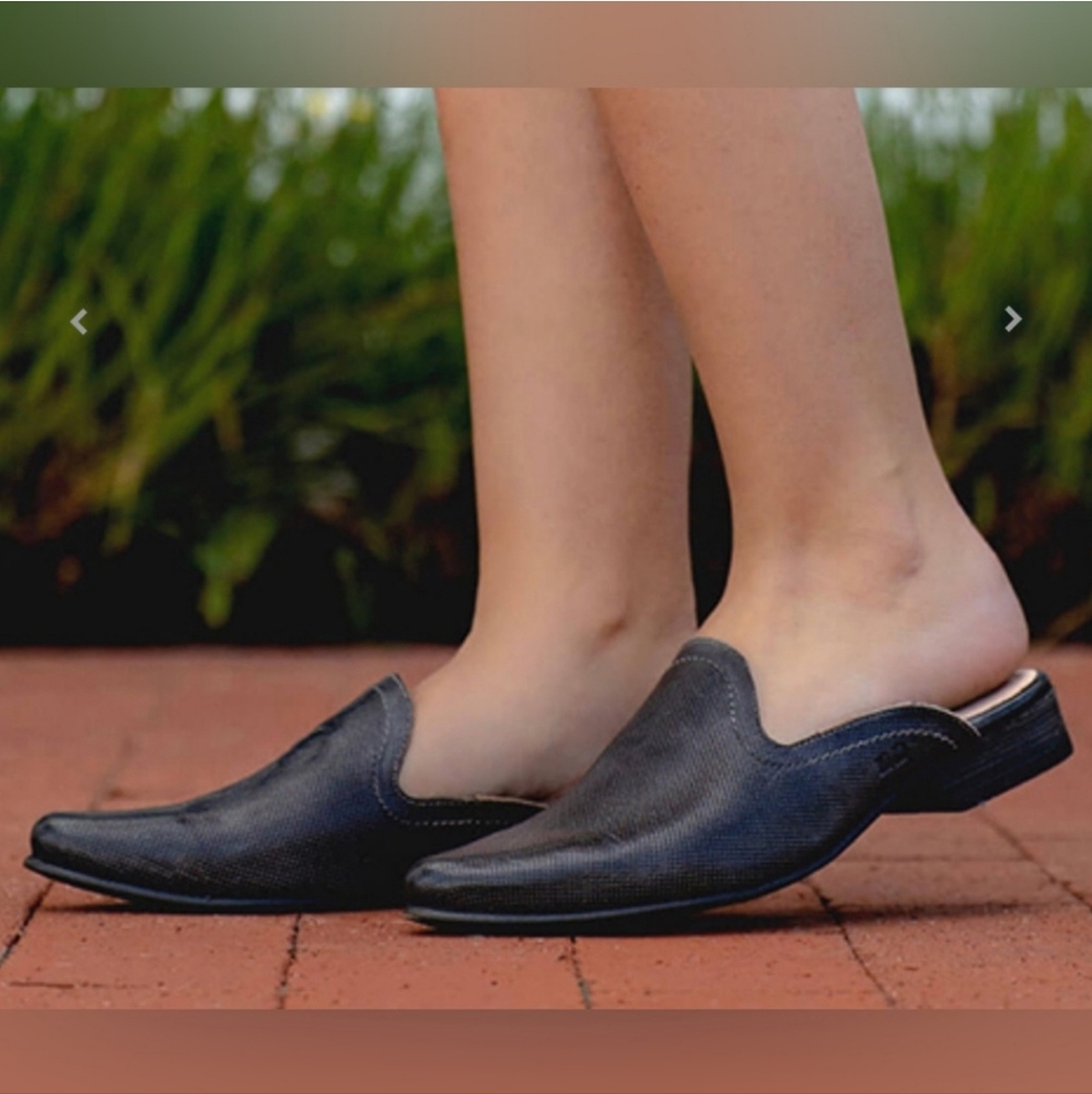 Bed Stu 9.5 Brenda Graphito Rustic Dark Gray Black Leather Mules